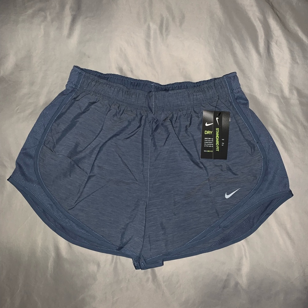 Nike shorts women